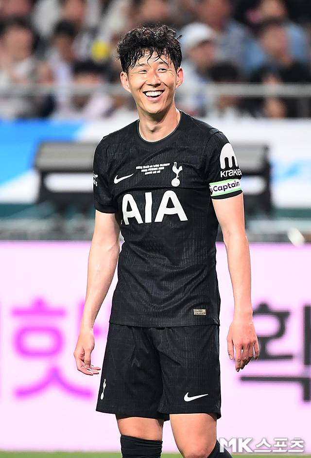 손흥민은 지난 2일 기자회견에서 토트넘에서의 끝을 알렸다. 그리고 토마스 프랑크 감독은 그가 멋지게 작별 인사할 수 있도록 기회를 줄 것이라고 언급했다. 결과적으로 멋지게 하루를 마무리한 토트넘과 손흥민이었다. 사진(상암 서울)=천정환 기자