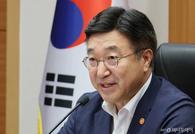 [서울=뉴시스] 김명원 기자 = 윤호중 행정안전부 장관이 24일 오전 서울 종로구 정부서울청사에서 열린 중앙지방정책협의회에 참석해 발언하고 있다. 2025.07.24. kmx1105@newsis.com /사진=김명원