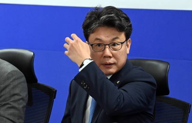 진성준 더불어민주당 정책위의장. 곽성호기자