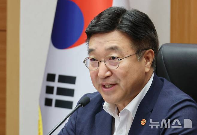 [서울=뉴시스] 김명원 기자 = 윤호중 행정안전부 장관. 2025.07.24. kmx1105@newsis.com