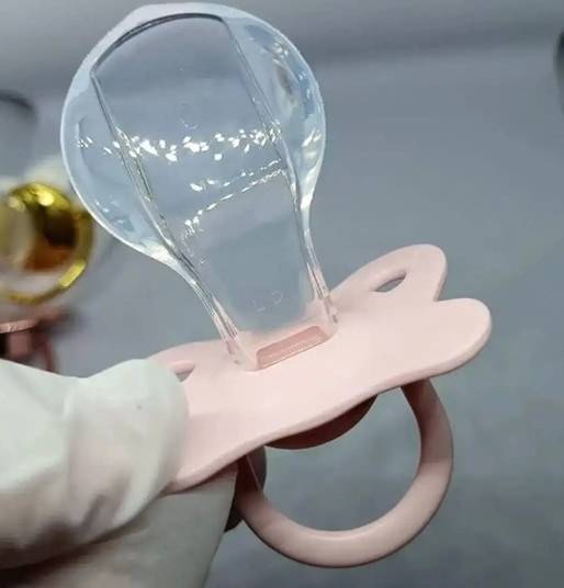 중국에서 불면증이나 불안 증세가 있는 성인들을 위한 쪽쪽이가 유행이다. 광밍망