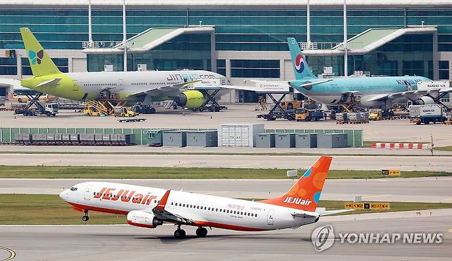 국내 LCC 항공기들 [연합뉴스 자료사진]