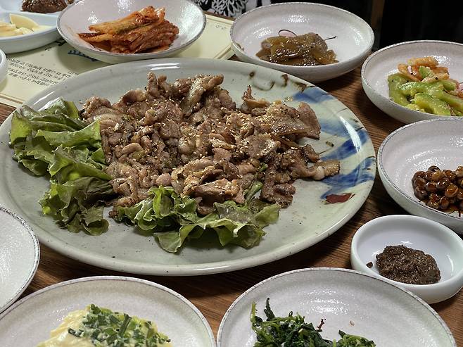 돼지 불고기에 등겨장을 넣어서 먹으면 보리특유의 향이 올라온다.