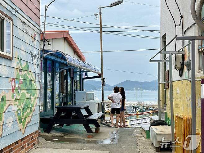 이수도 벽화마을 초입ⓒ News1 윤슬빈 기자
