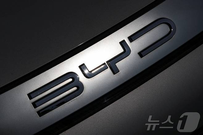 중국 전기차 업체 BYD 로고. ⓒ 로이터=뉴스1 ⓒ News1 박형기 기자
