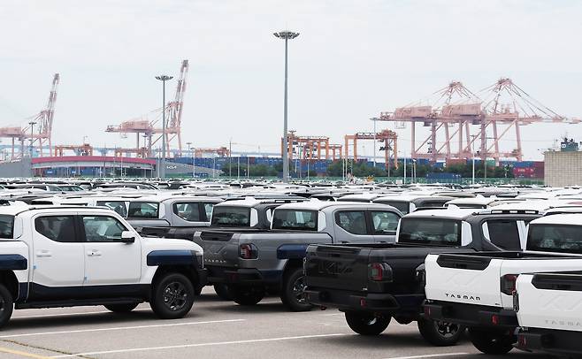 Export-bound vehicles are lined up at Pyeongtaek Port in Gyeonggi Province on July 31, 2025. /Yonhap