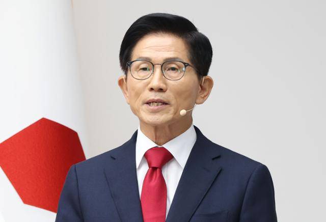 김문수 국민의힘 당대표 후보가 3일 서울 여의도 중앙당사에서 열린 제6차 전당대회 후보자 비전대회에서 비전발표를 하고 있다. 뉴스1