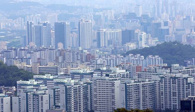 서울 남산에서 바라본 시내 아파트 모습. 사진=뉴스1