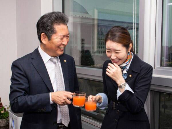 더불어민주당 정청래 당대표와 강선우 의원. 정청래 페이스북 갈무리