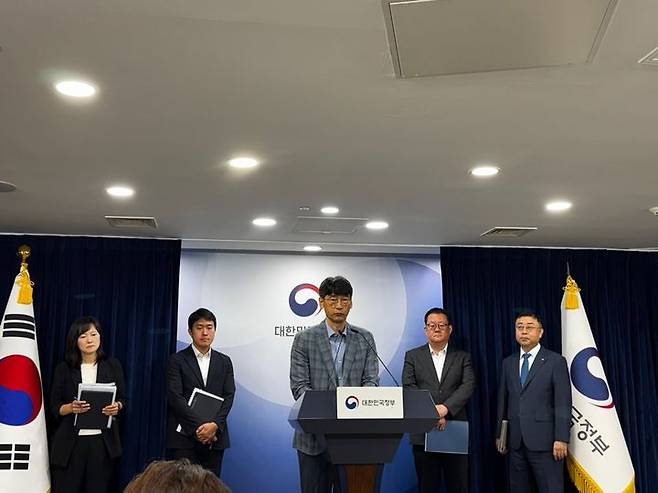 [서울=뉴시스] 심지혜 기자=과학기술정보통신부는 '독자 AI 파운데이션 모델' 프로젝트에 참여할 5개 정예팀으로 네이버클라우드, 업스테이지, SK텔레콤, NC AI, LG경영개발원 AI연구원을 선정했다.  *재판매 및 DB 금지