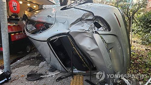 지난 4월 교통사고 현장 [부산소방재난본부 제공. 재판매 및 DB 금지]