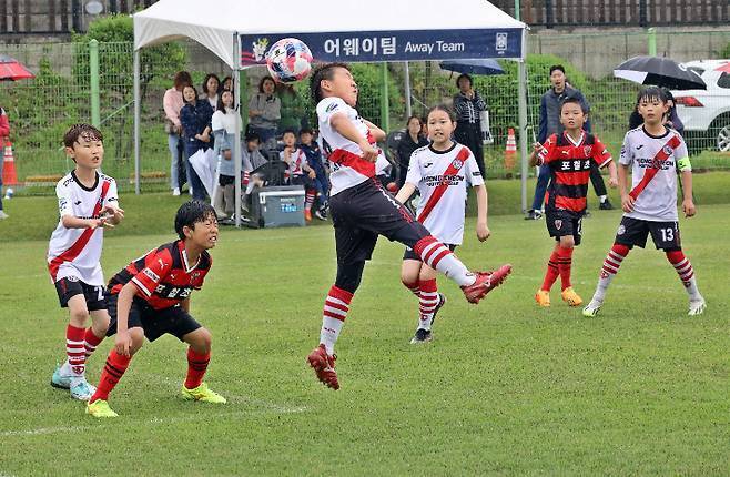 지난해 열린 화랑대기 전국 유소년 축구대회 경기 모습. 경주시 제공