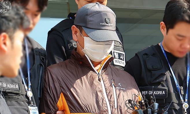 인천 송도에서 자신의 아들을 사제총기로 살해한 조모(62)씨.&nbsp;연합뉴스