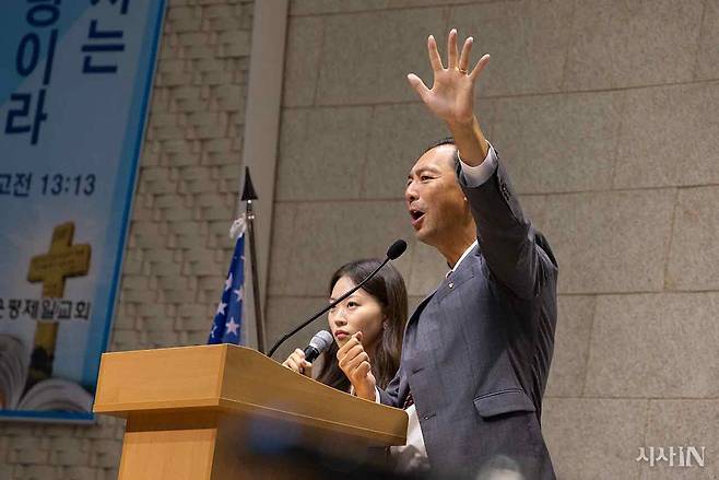 7월17일 서울시 은평제일교회 예배에 참석해 발언하고 있는 모스 탄 씨. ⓒ시사IN 이명익