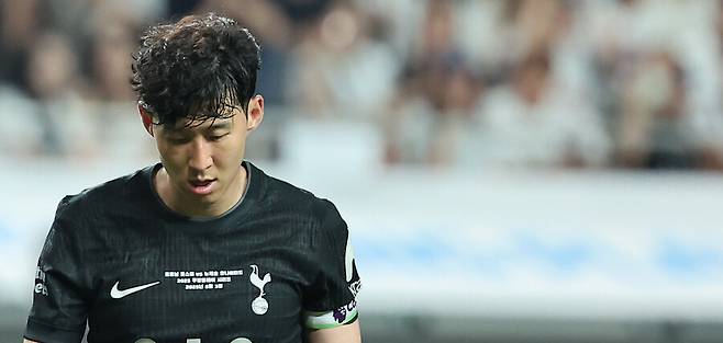 ▲ 손흥민은 경기가 열리기 전 "팀을 떠나게 됐다"는 말로 커리어의 전부였던 토트넘과 결별을 알렸다. 언젠가 다가올 날이었다. 손흥민도 "모든 건 작별할 시기가 있다. 지금이 좋은 시기라고 본다"라는 말로 회자정리를 받아들였다. ⓒ연합뉴스