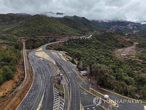 지난 1일 칠레 엘테니엔테 광산 입구 [AFP=연합뉴스 자료사진]