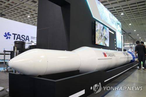 대만 국가우주센터(TASA)가 공개한 위성 운반 로켓의 1/2 모형 [연합뉴스 자료사진. 재판매 및 DB 금지］