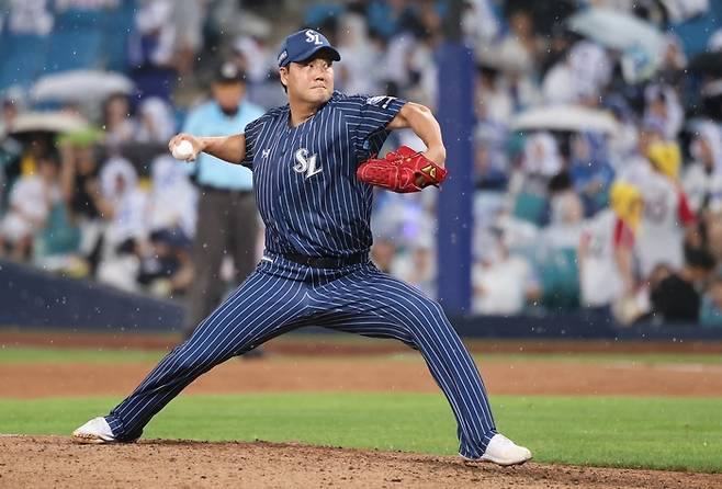 지난 3일 대구 삼성라이온즈파크에서 열린 '2025 신한 SOL 뱅크 KBO리그' 삼성 라이온즈와 LG 트윈스 경기에서 김태훈이 투구 중이다. <삼성 라이온즈 제공>