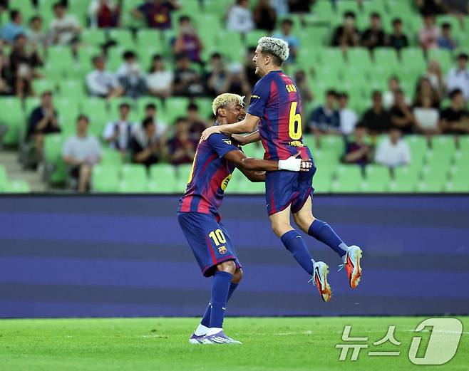 On the 4th afternoon, FC Barcelona Gavi scored the first goal in the first half of the 2025 FC Barcelona Asia Tour Daegu FC and FC Barcelona at Daegu Stadium in Suseong -gu, Daegu. 2025.8.4/News1 ⓒ News1 Koo Yoon -sung