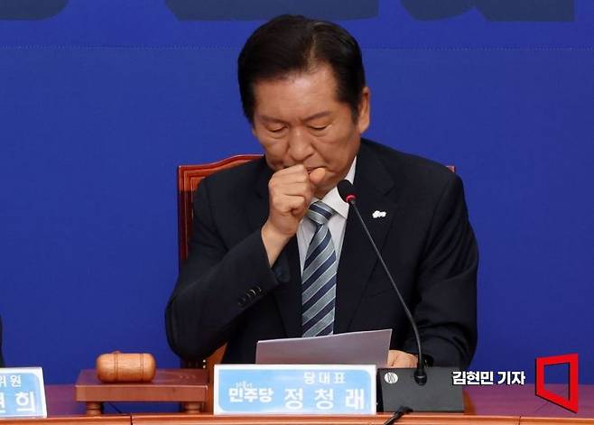 정청래 더불어민주당 대표가 4일 국회에서 열린 최고위원회의에서 발언하고 있다. 김현민 기자