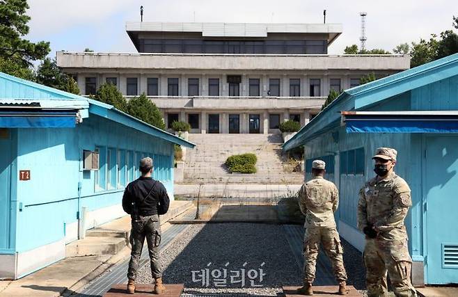 2022년 10월 4일 경기도 파주시 판문점에서 주한미군과 한국군이 근무를 서고 있다. ⓒ사진공동취재단