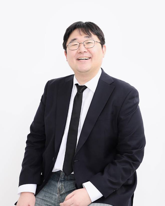곽재식 작가는 “기후변화로 북극곰이 살 곳을 잃는다는 얘기도 필요하지만, 개인적으로는 그로 인한 집중호우로 반지하에 사는 분들이 어려움을 겪는다는 이야기를 더 많이 해야 한다고 생각한다”라며 “지구의 위기 같은 큰 이야기보다 우리 주변의 현실적인 문제를 더 많이 봤으면 한다”라고 말했다. 다른 제공