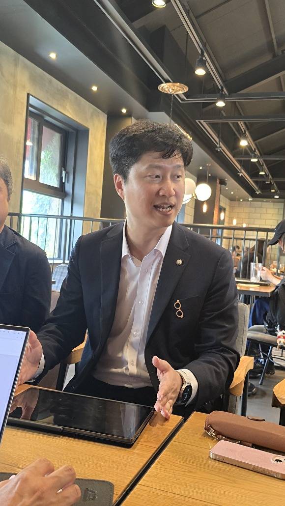 우재준 의원이 5일 인터넷 기자들과의 간담회에서 발언하고 있다 [사진=이창재 기자]