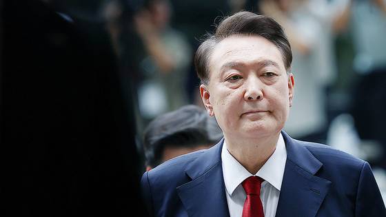 12.3 비상계엄과 관련해 특검의 수사를 받는 윤석열 전 대통령이 두 번째 구속 전 피의자심문(영장실질심사)를 받기 위해 지난달 9일 오후 서울 서초구 중앙지방법원으로 출석하고 있다. 뉴스1
