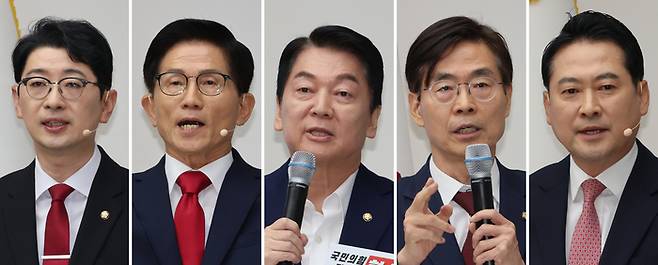 국민의힘 주진우(왼쪽부터)·김문수·안철수·조경태·장동혁 당대표 후보가 지난 3일 서울 여의도 국민의힘 당사에서 열린 제6차 전당대회 후보자 비전대회에서 정견을 발표하고 있다. [사진 출처 = 연합뉴스]