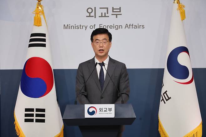 이재웅 외교부 대변인이 5일 서울 종로구 정부서울청사 별관에서 정례브리핑을 하고 있다. [연합]