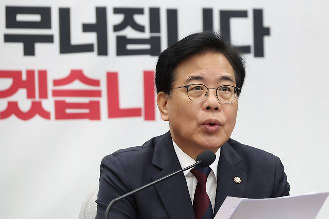 송언석 국민의힘 비상대책위원장 겸 원내대표가 5일 국회에서 열린 원내대책회의에서 발언하고 있다. ⓒ 시사저널 박은숙