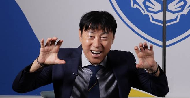 울산 HD 제13대 사령탑으로 부임한 신태용 감독. /사진=울산 HD 인터뷰 영상 캡처