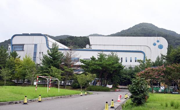 6일 오후 광주시 남구 양과동 광역위생매립장 전경. 인근 행암동 주민들이 해당 시설에서 발생하는 악취에 대책 마련을 촉구하고 나섰다.  /나명주 기자 mjna@