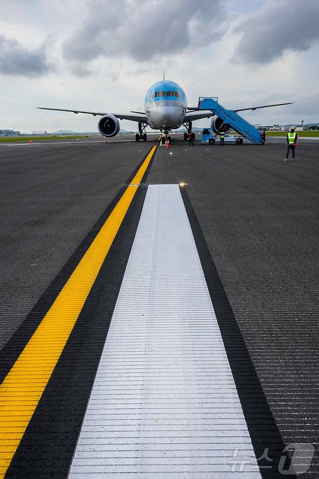 서울지방항공청, 인천국제공항공사 등 유관기관 관계자들이 5일 인천국제공항 제1여객터미널에서 제2활주로 운영재개를 앞두고 신설 시설물 사용성 및 안전성 점검을 하고 있다. (공동취재) 2025.8.6/뉴스1 ⓒ News1 박지혜 기자