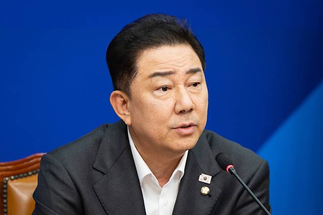 김병기 더불어민주당 원내대표가 6일 서울 여의도 국회에서 열린 최고위원회의에서 모두 발언을 하고 있다. /뉴스1