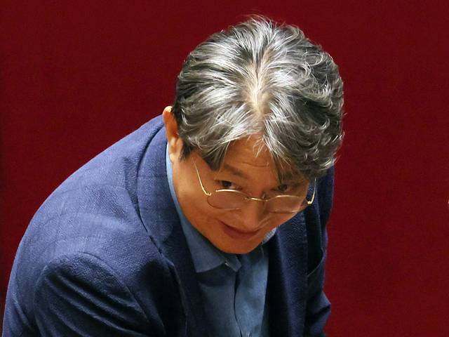 본회의장 나서는 이춘석 의원. 연합뉴스
