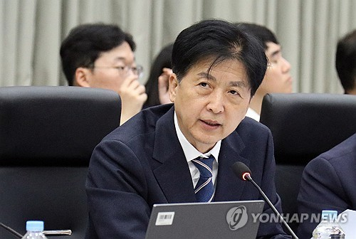 질의하는 오기형 의원(현 국정기획위원회 규제합리화TF 팀장) [연합뉴스 자료사진]