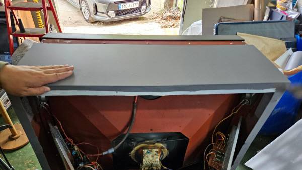 폴리카보네이트를 대니 아주 깔끔하게 작업이 되었다