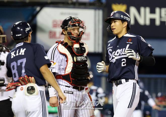 6일 오후 잠실야구장에서 열린 2025 프로야구 두산과 LG 경기. 두산 김민석이 8회 우월 2점 홈런을 날리고 그라운드를 돌고 있다. 잠실=정시종 기자 capa@edaily.co.kr /2025.08.06.