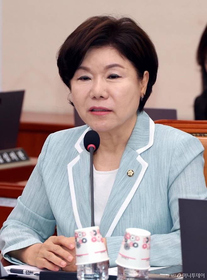 [서울=뉴시스] 조성봉 기자 = 조은희 국회 여성가족위원회 국민의힘 간사가 4일 오전 서울 여의도 국회에서 열린 여성가족위원회 전체회의에서 발언을 하고 있다. 2025.07.04. suncho21@newsis.com /사진=조성봉