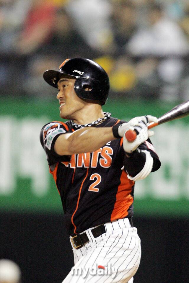 롯데 자이언츠 시절 조성환 감독대행./마이데일리