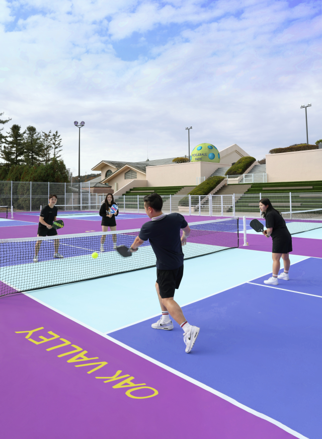 오크밸리엔 피클볼 파크도 있다. 탁구 또는 스쿼시를 실외로 옮겨 놓은 듯한 피클볼은 미국에서 4000만 명이 열광하는 생활체육 종목이다.