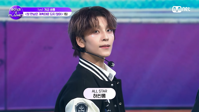 ‘아이돌 현인’까지 등장할 줄은 몰랐다. 엠넷(Mnet) 오디션 프로그램 ‘보이즈2플래닛’(보플2)의 중국인 참가자 허씬롱이 기존 서바이벌에선 접하지 못했던 명대사 급 발언을 촉매로 감동 서사를 연출하며 시청자의 마음을 사로잡고 있다. 사진|엠넷 ‘보이즈2플래닛’