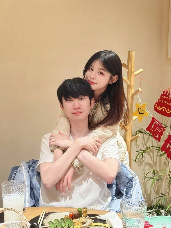 프로게이머 도인비는 한남더힐 아파트를 103억 원에 대출 없이 현금으로 매입했다. 프로게이머 도인비와 아내 탕 사오유의 모습. 사진=도인비 웨이보