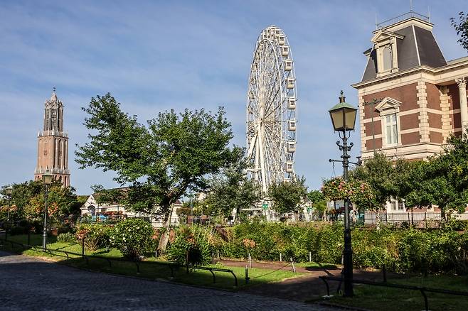 전망 타워 '돔토른'과 '하얀 관람차' [사진/백승렬 기자]