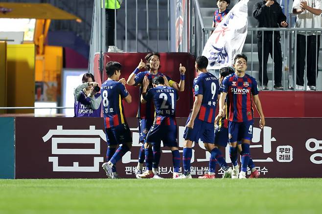 K -League 1 14 Suwon FC held at Suwon Stadium on May 18 and Suwon FC Choi Kyu -baek in Daejeon Hana Citizen's match. Photo = Korea Professional Football Federation