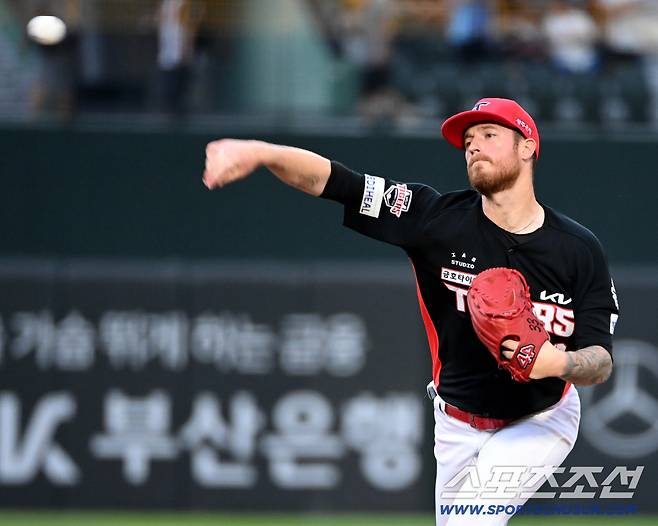 6일 부산 사직야구장에서 KIA와 롯데의 경기가 열렸다. KIA 선발투수  올러가 역투하고 있다. 부산=허상욱 기자wook@sportschosun.com/2025.08.06/