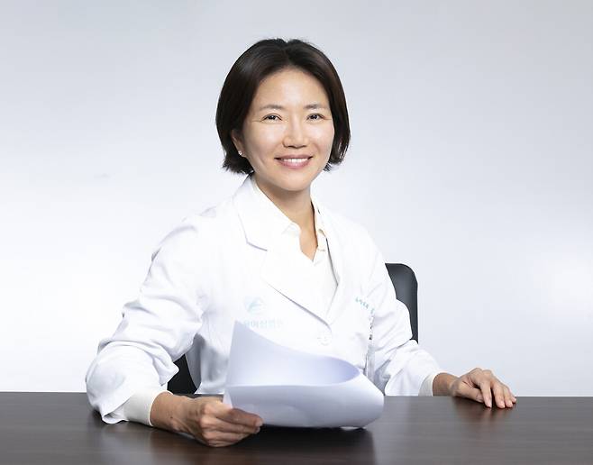 지난달 14일 건강한겨레 취재진과 인터뷰하는 김희정 서울아산병원 유방외과 교수. 대한암협회 제공