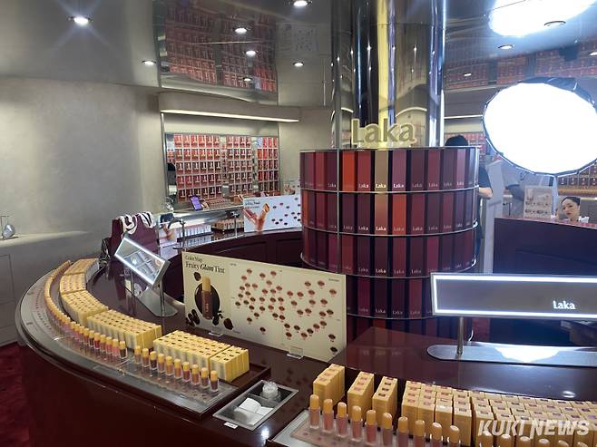 7일 방문한 라카 플래그십 스토어 2층. 심하연 기자