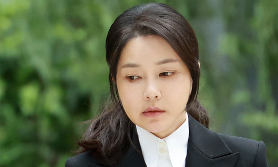 윤석열 전 대통령 배우자 김건희 여사가 지난 6일 서울 종로구 KT광화문빌딩 웨스트에 마련된 민중기 특별검사팀 사무실에 피의자 신분으로 출석하고 있다. (사진=연합뉴스)